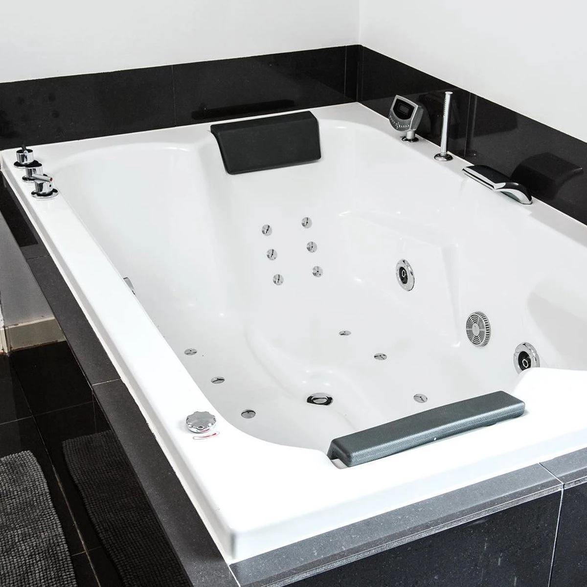 HG Hygiënische Whirlpool Reiniger - 1L - Verwijdert Kalk, Vet, Zeep En Olie - Veilig In Gebruik Voor Whirlpool En Jacuzzi's - Afbeelding 3